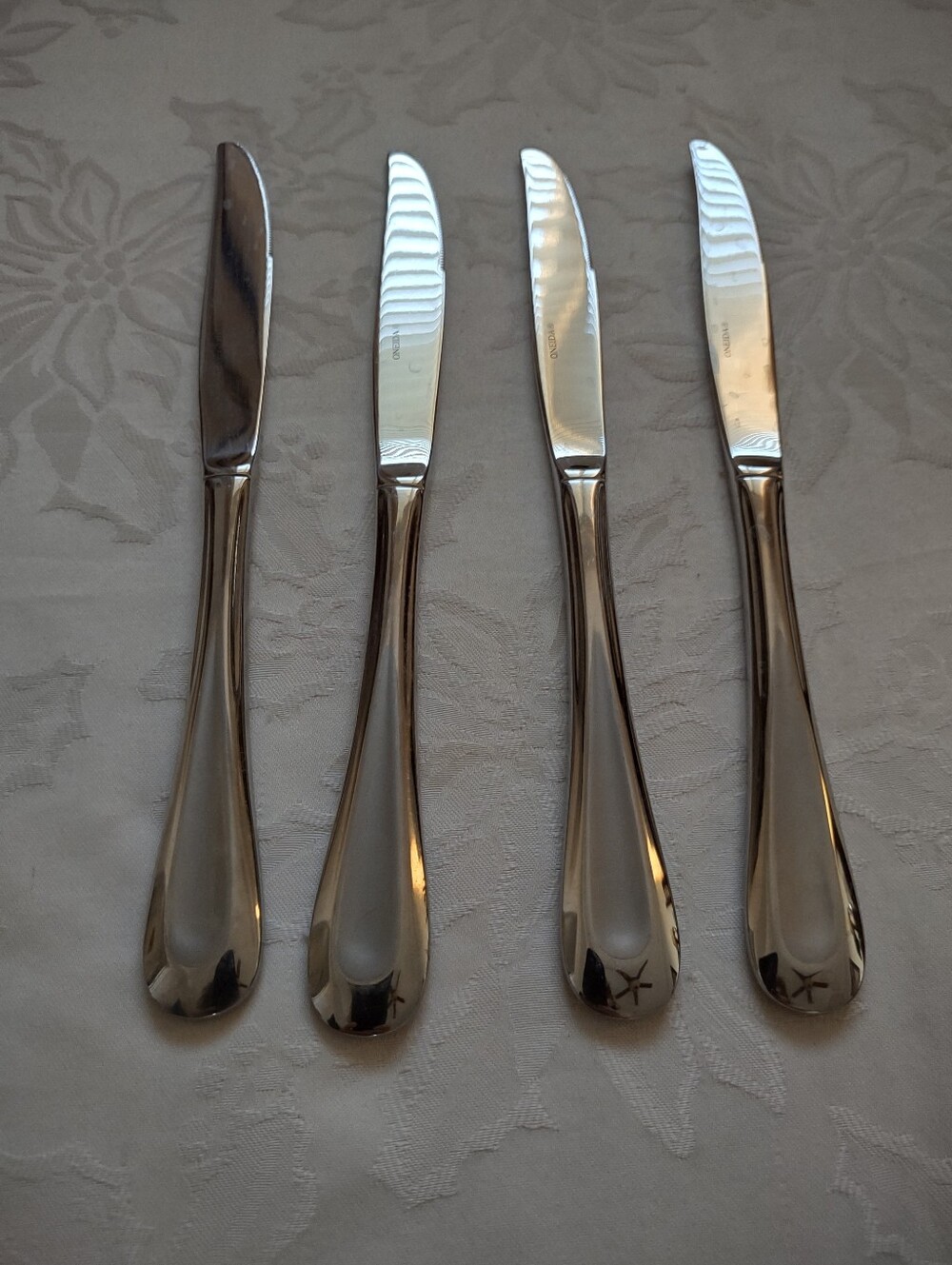 Oneida 4 Dining Cutlery